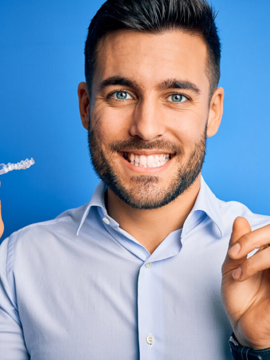 Drinking with Invisalign: Do I have to remove the aligners beforehand?